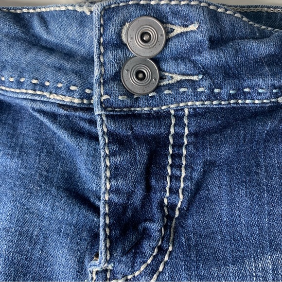 Rue21 Womens Size 9/10 Flag Embroidered Five Pocket Jean Shorts - Picture 4 of 8